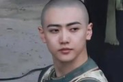 TheShy重返赛场，败北首场状态出色，热火观众沸腾！