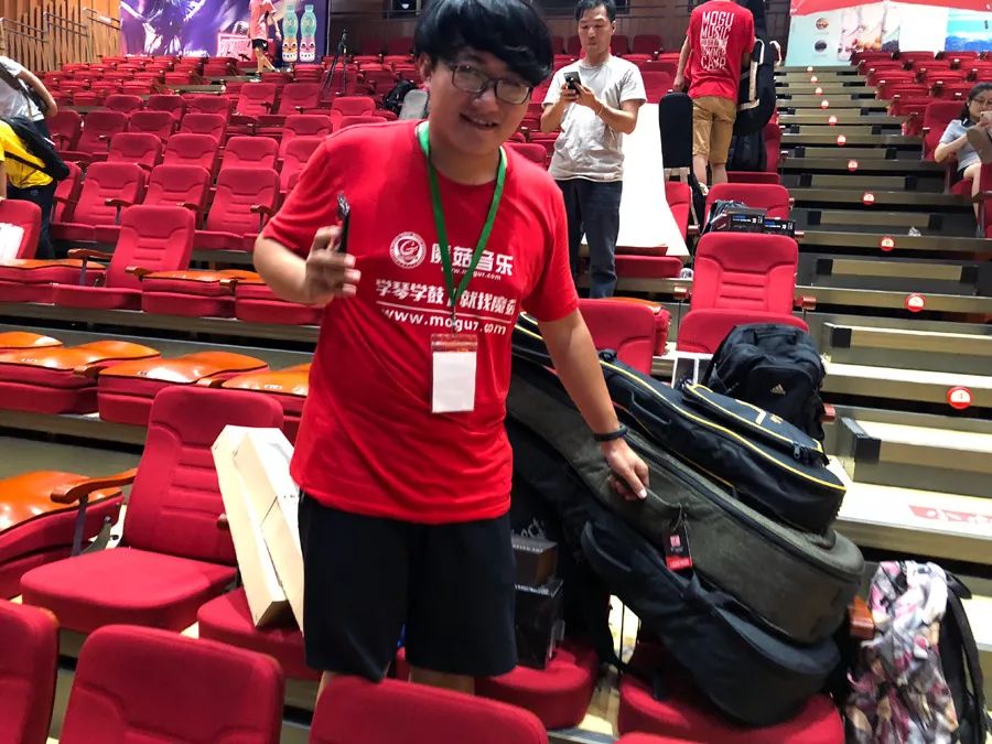 亚洲俱乐部赛事精彩纷呈，观众尽兴之余感叹不已的简单介绍
