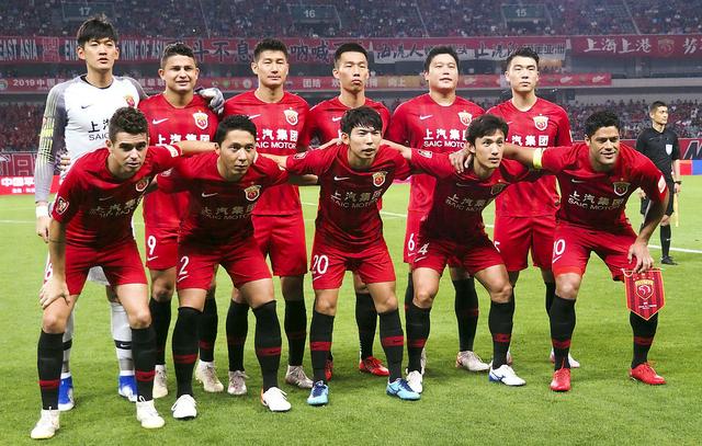 上港主场演绎惊天逆转！力克对手，喜笑颜开的简单介绍