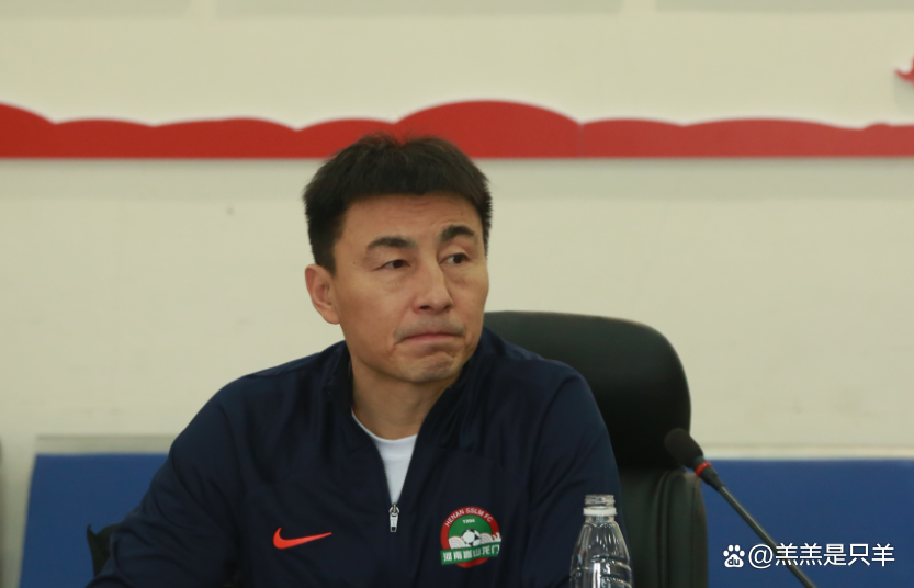 包含欧洲足坛传奇教练执教新东家，备战新赛季的词条